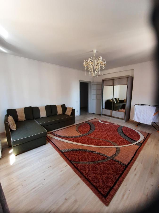Diplomat - 2 Daire Bişkek Dış mekan fotoğraf